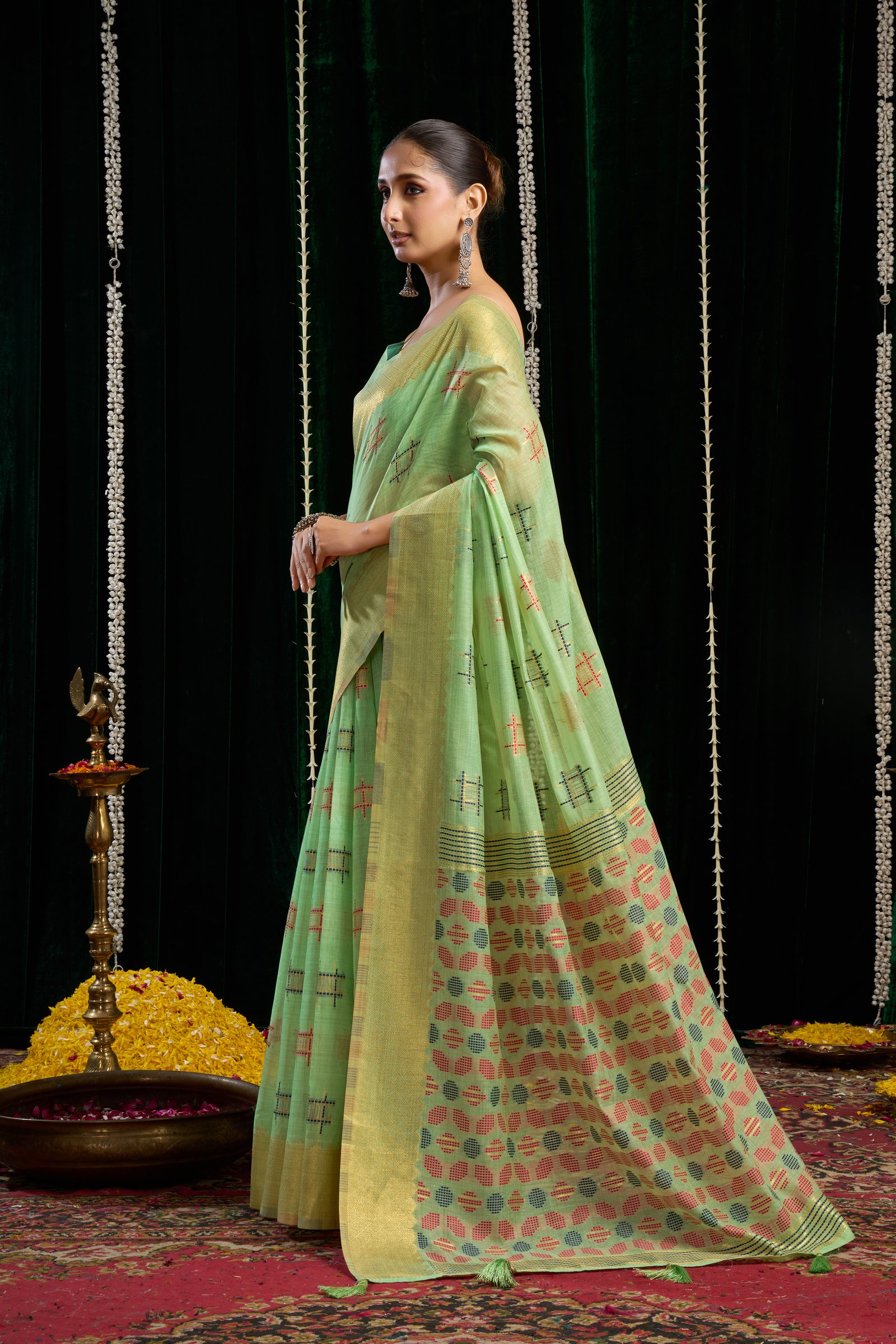 Arniya® Premium Soft Spun Cotton Saree | Elegant Zari Border & Zhallar | 5 Pc Set - View 8