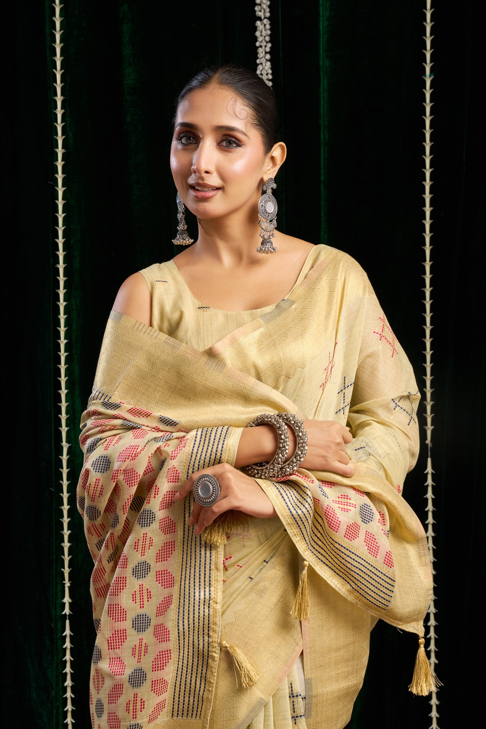 Arniya® Premium Soft Spun Cotton Saree | Elegant Zari Border & Zhallar | 5 Pc Set - View 5